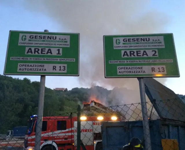 Perugia, incendio al deposito della Gesenu