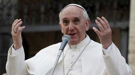 Papa Francesco: «Attentato alla vita lasciar morire migranti sui barconi»