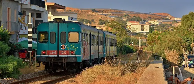 Maltempo: frana nel Vibonese, treni fermi per oltre due ore