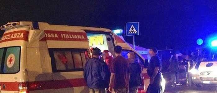 Dramma a Roma, auto fugge all'alt della polizia. Coinvolte 9 persone: un decesso e 6 feriti gravi