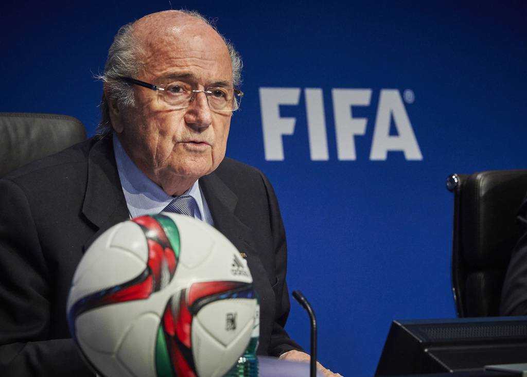 Terremoto FIFA, 6 funzionari in manette; indagato Blatter