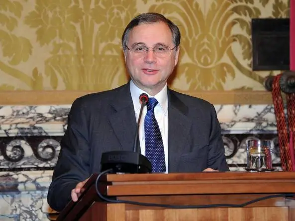 Visco interviene sulla ripresa dell'Italia: "Necessario ripartire dal lavoro"