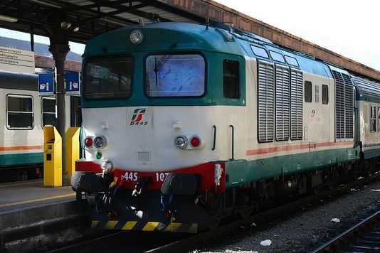 Suicidio sulla linea Aosta-Torino, chiuso il tratto per Chatillon