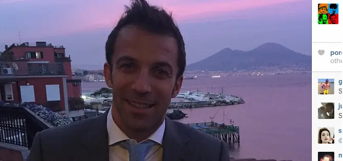Del Piero, la classe è eterna: foto col Vesuvio nel giorno dei cori contro Napoli