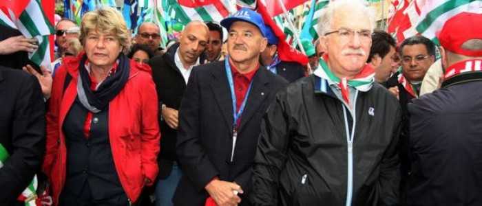 Renzi promuove il sindacato unico e i sindacati attaccano