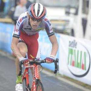 Giro d'Italia 2015, il russo Zakarin vince l'11° tappa. Contador resta in rosa