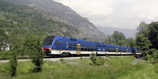 Trasporti, firmato contratto con la Stadler per i treni bimodali