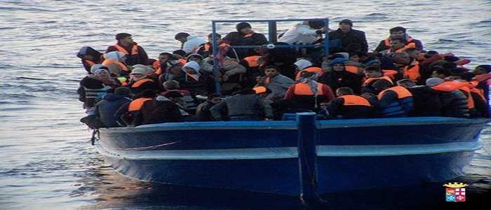 Soldi sottratti a migranti salvati  in mare, accuse a militari