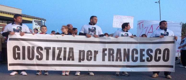 Simeri Crichi (CZ), oltre 400 persone alla fiaccolata per Francesco Rosso [VIDEO & FOTO]
