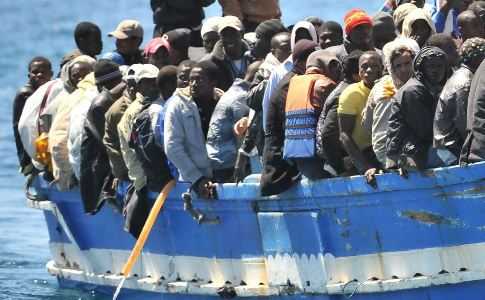 Migranti, il governo di Tripoli annuncia pattuglie armate per frenare gli imbarchi di clandestini