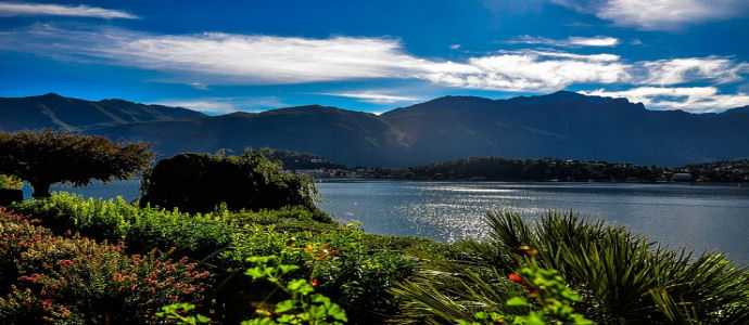 La regione dei laghi in Lombardia: un itinerario rilassante attraverso antichi borghi