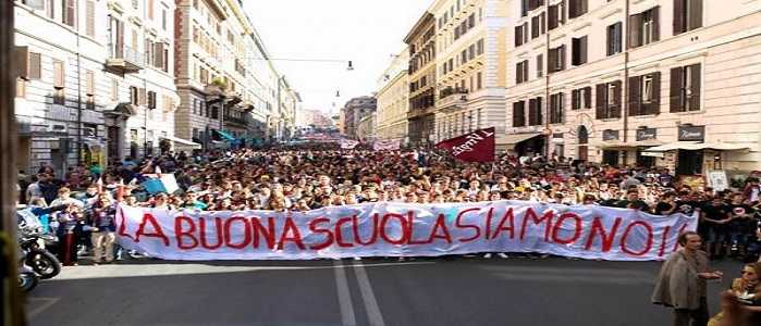 Scuola, dopo gli scioperi Renzi riunisce parlamentari Dem. Il Pd incontrerà i sindacati