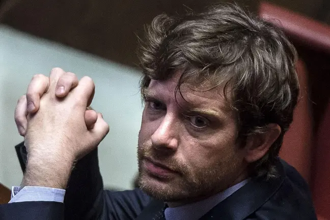 Pd, l'addio di Civati: «Non sosterrò più il governo»