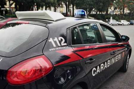 Roma, narcotizza e violenta la ex per estorcerle denaro: arrestato medico
