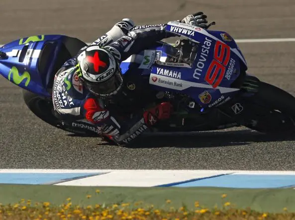 Moto GP Spagna, un Lorenzo stellare conquista la pole davanti a Marquez e Iannone. Valentino quinto