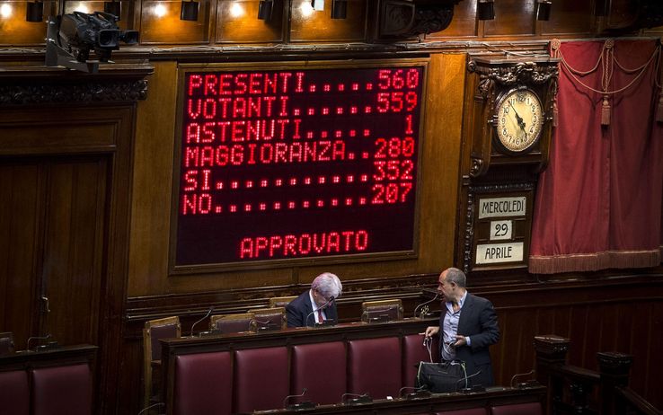 Italicum, governo ottiene la fiducia: 352 sì e 207 no. Renzi: «Grazie di cuore»