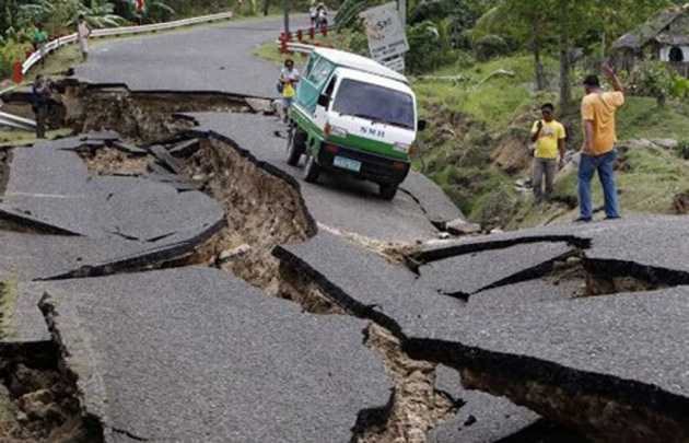 Terremoto Nepal, tra le oltre 4.000 vittime anche quattro italiani. La terra continua a tremare