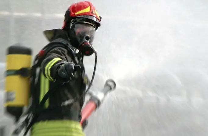 Esplosione di gas nel centro di Barletta: un morto e tre feriti