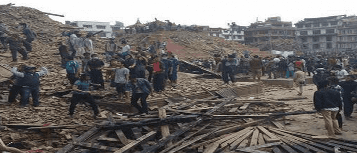 Nepal, scossa di terremoto di magnitudo 7.9. 1910 vittime, tra esse D. Fredinburg, manager Google