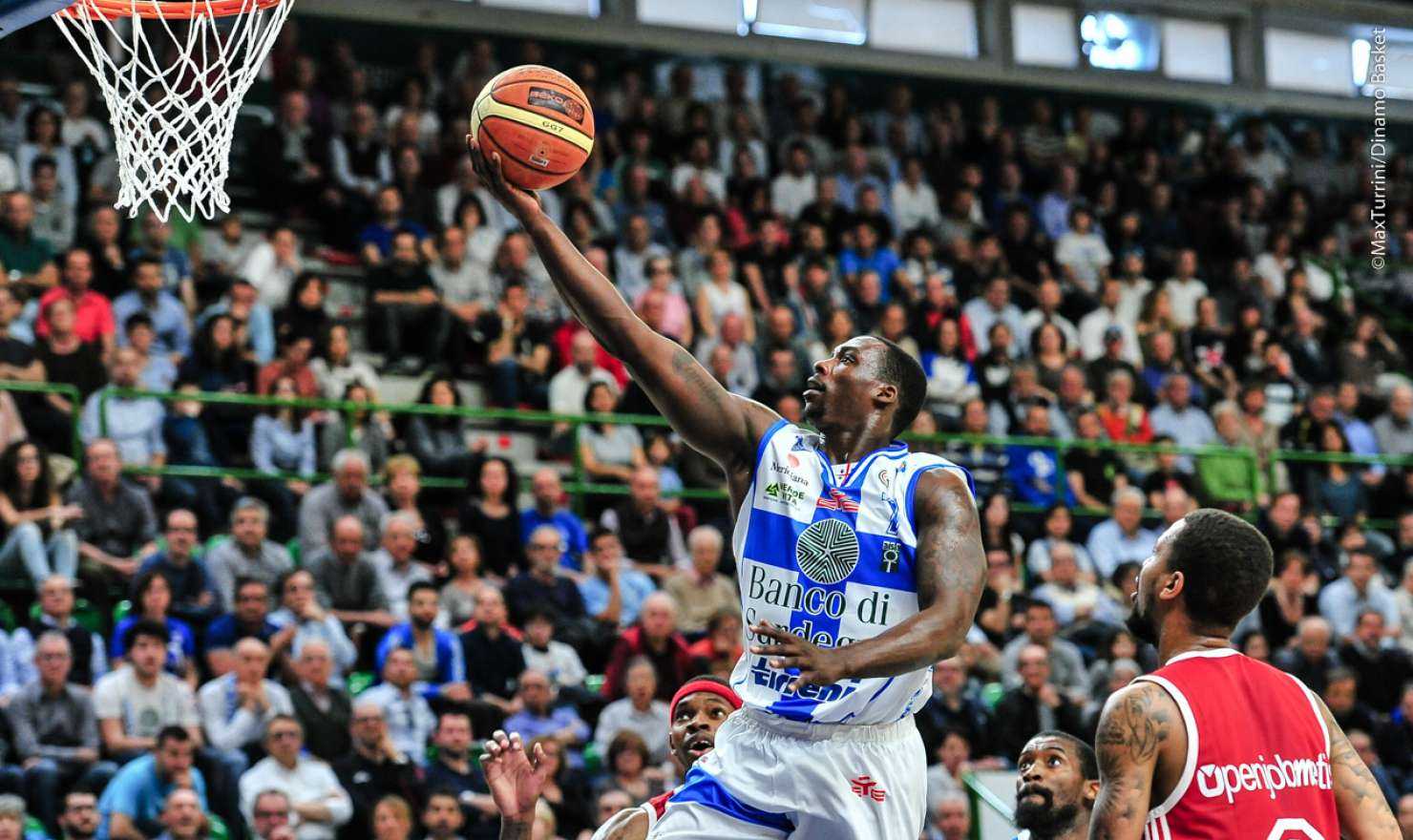 Basket, Dinamo battuta in casa da Varese