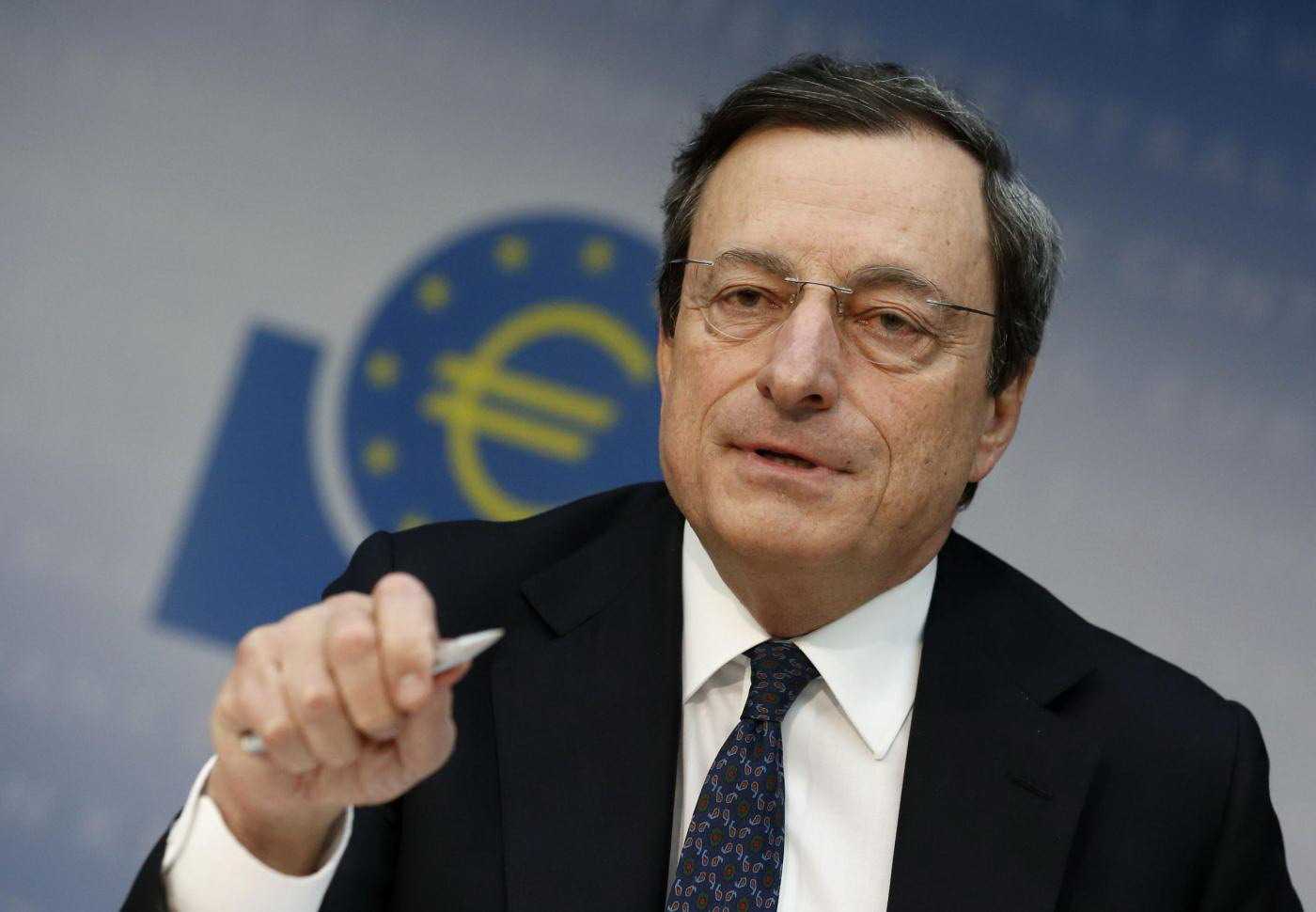 Draghi: «Segnali di ripresa nell'Eurozona. Grecia? Successo nelle mani di Tsipras»
