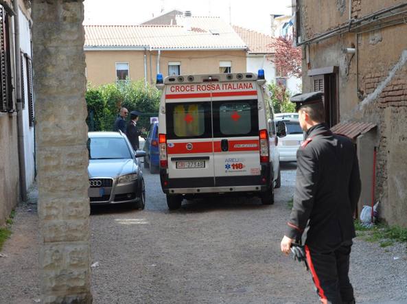 Uccide la moglie e tenta il suicidio: non accettava la separazione