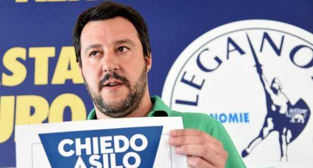 Salvini e le frasi contro i rom: «Facebook mi ha sospeso perché ho usato la parola zingari»