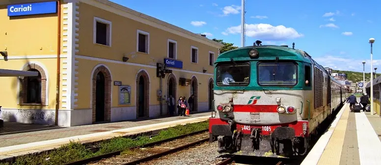 Furti, rubano recinzioni Fs: 3 romeni arrestati nel crotonese