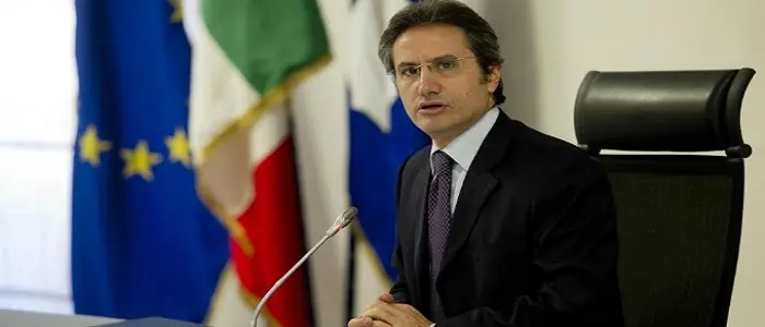 Conferenza delle Regioni: Caldoro difende i dipendenti provinciali