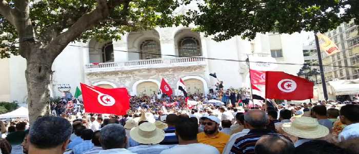 Tunisia, i leader mondiali in marcia contro il terrorismo: a migliaia in piazza