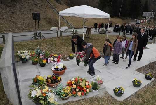 Rollandin ricorda le vittime della tragedia del Tunnel del Monte Bianco