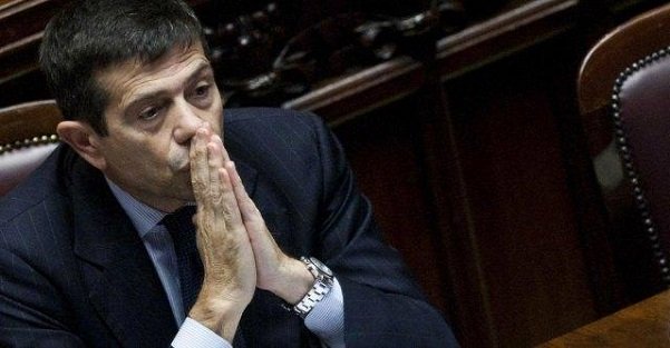 L'addio al governo di Lupi: «Lascio a testa alta». Interim a Renzi: «Solo per poco»