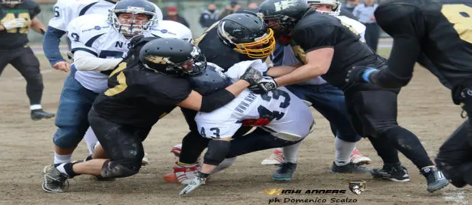 Football Americano - Gli Highlanders Catanzaro vittoriosi a Napoli ed in testa al girone meridionale