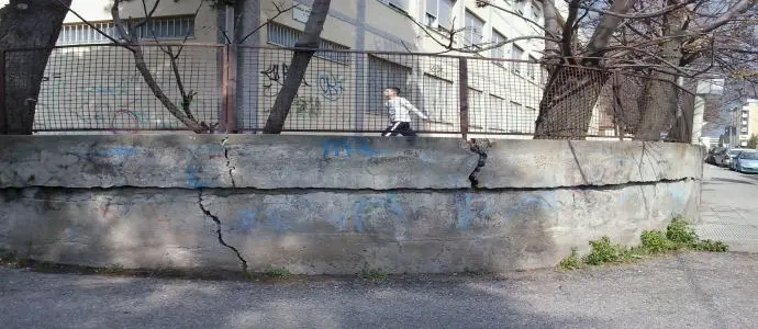 Movimento Civico: Prevenire e meglio che curare Muro scuola "Vivaldi"