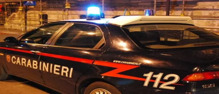 Milano: parte per lavoro e "affida" la fidanzata all'amico per non farla uscire di casa