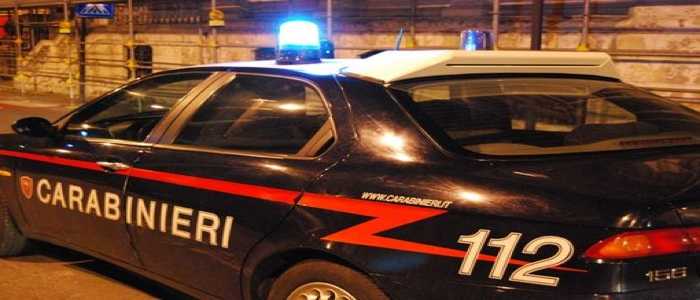 Milano: parte per lavoro e "affida" la fidanzata all'amico per non farla uscire di casa