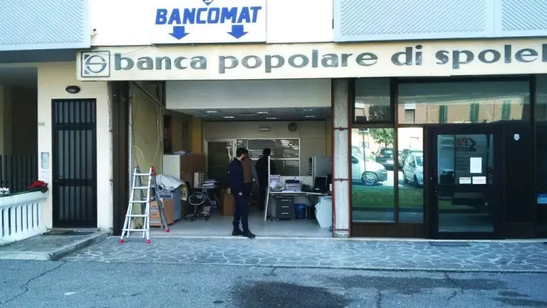 Narni, furto sportello bancomat: bottino da 60mila euro