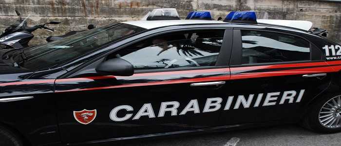 Gallarate: pregiudicato spara a tre carabinieri in caserma