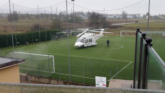 Paura in volo per Renzi: elicottero costretto ad atterraggio di emergenza