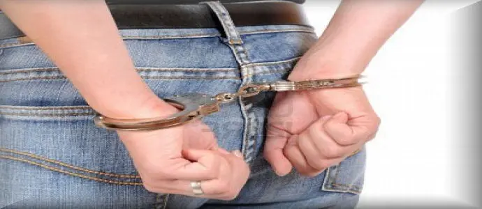 Maltratta e sequestra la figlia, arrestata nel vibonese