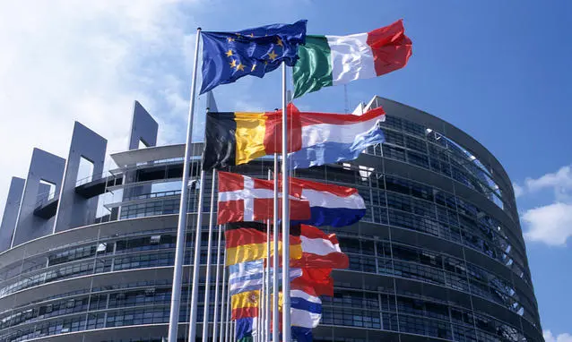 Legge di stabilità, arriva l'ok dell'Ue: «Nessuna infrazione sul debito»