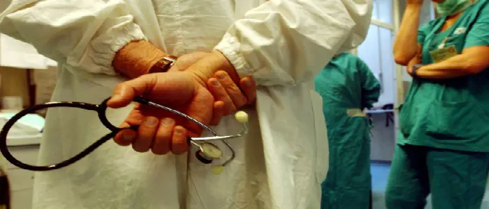 Abusava delle sue pazienti: cardiologo interdetto dall'attività