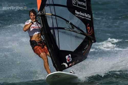 Morto Menegatti, campione di windsurf