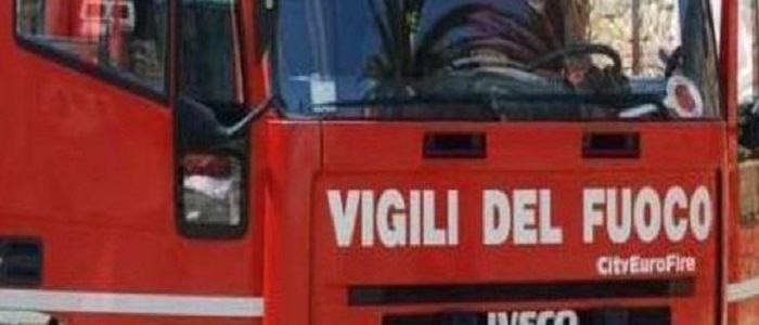 Roma: tir va a fuoco sulla A1 uscita Settebagni