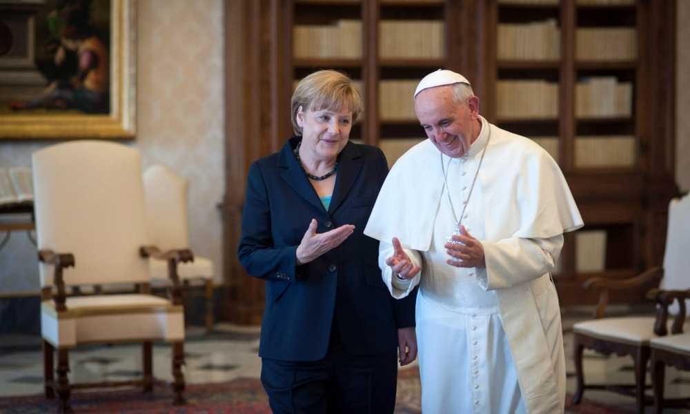 La cancelliera tedesca Angela Merkel a colloquio con Papa Francesco
