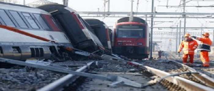 Svizzera: scontro tra un treno e un convoglio della metro, diversi feriti