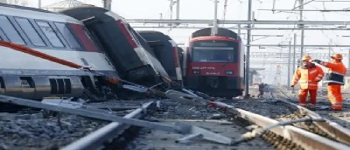 Svizzera: scontro tra un treno e un convoglio della metro, diversi feriti