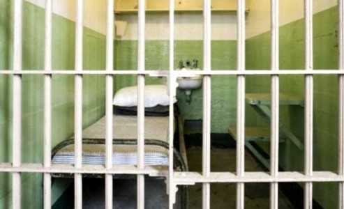Suicidio in carcere, commento shock degli agenti su facebook: «un rumeno in meno»