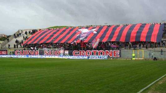 Serie B: il Crotone lunedi affronterà il Catania per uno "scontro salvezza"