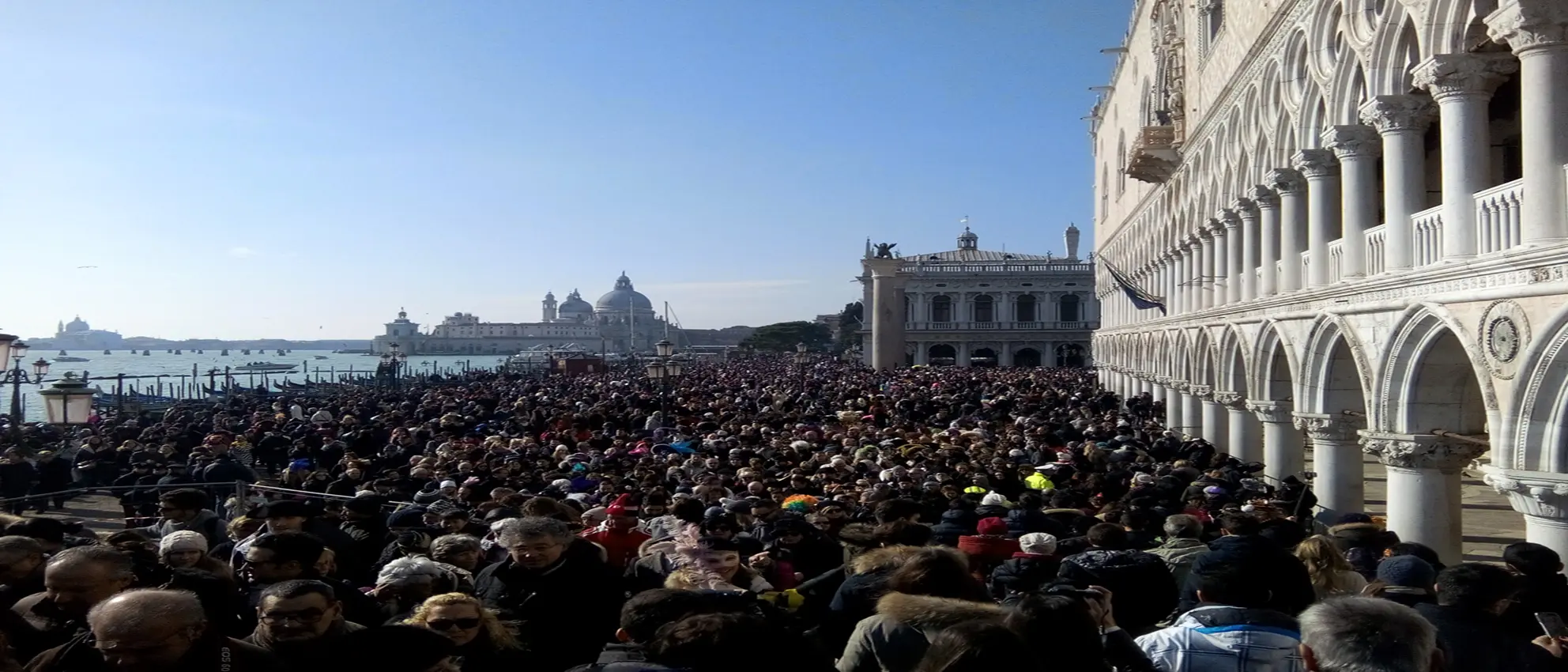 Venezia, 100mila in città per il carnevale